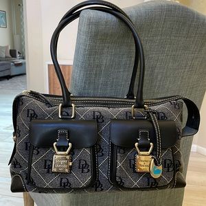 EUC Dooney and Bourke bag